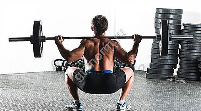What muscles work when squatting in women and which swing in men
