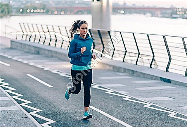 خواتین کے لئے دوڑنے کے فوائد: کیا فائدہ مند ہے اور خواتین کو بھاگ جانے سے کیا نقصان ہے؟