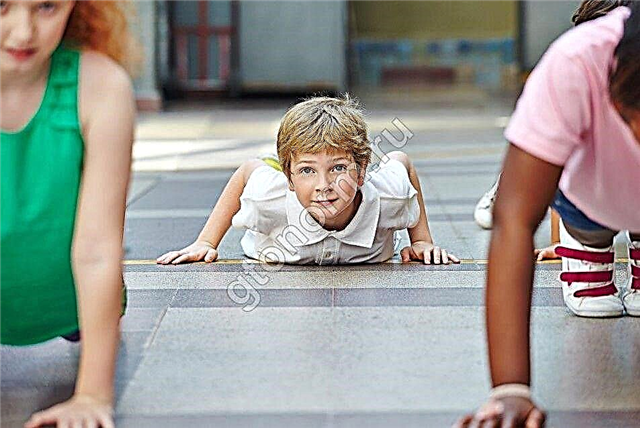 Como ensinar a un neno a facer flexións do chan correctamente: flexións para nenos