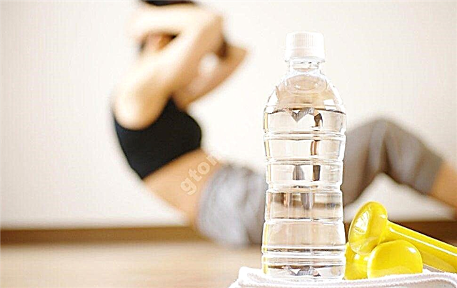 É posible beber auga durante o exercicio: por que non e por que a necesitas