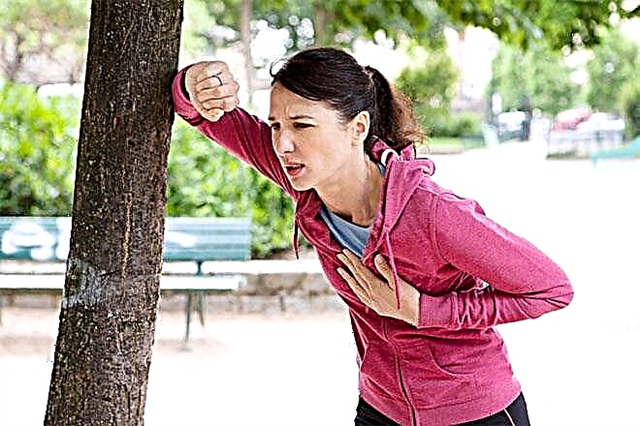 Why is there a taste of blood in the mouth and throat while jogging?